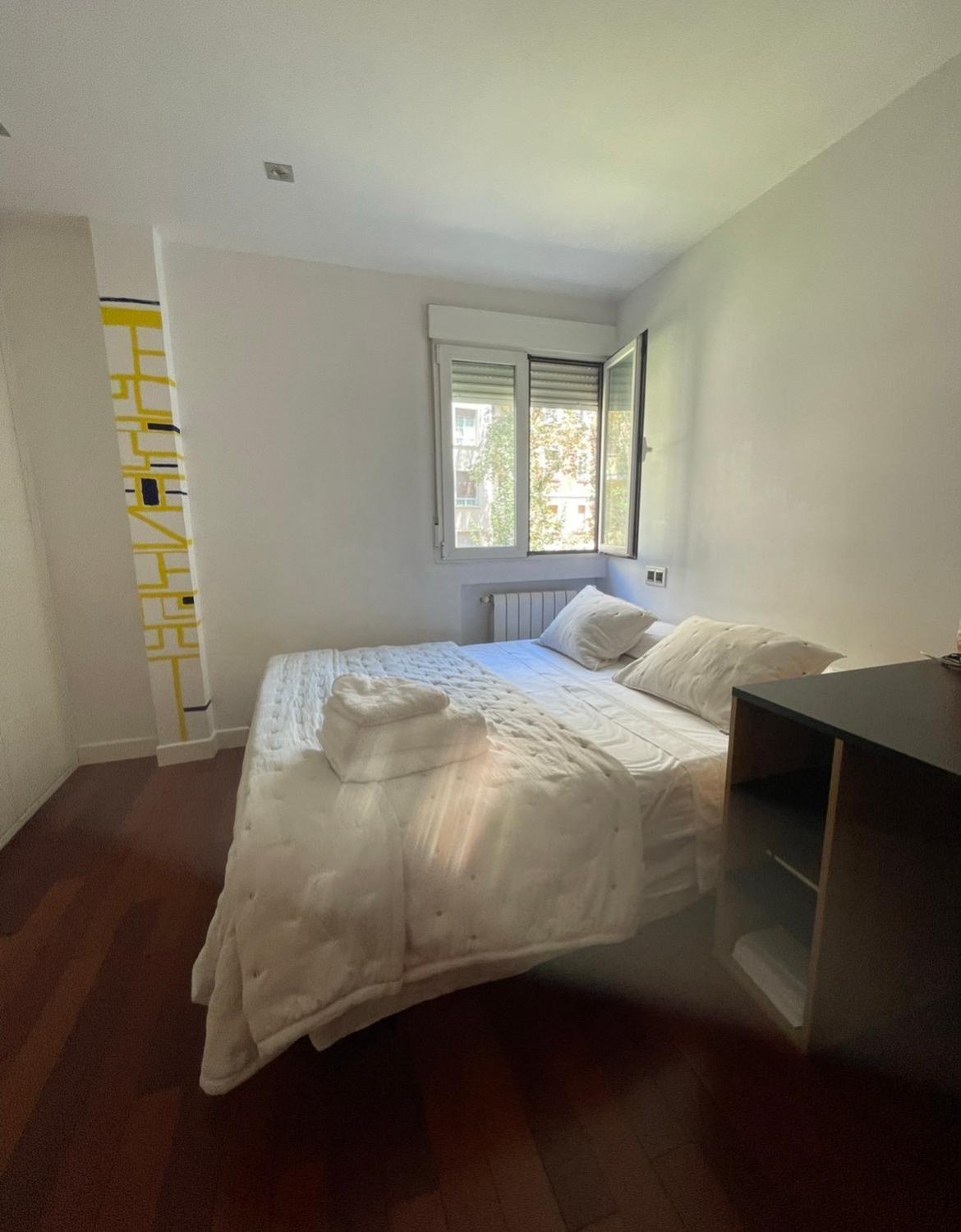 Couette-café Amplia Con Bano A 5 Min Retiro Madrid